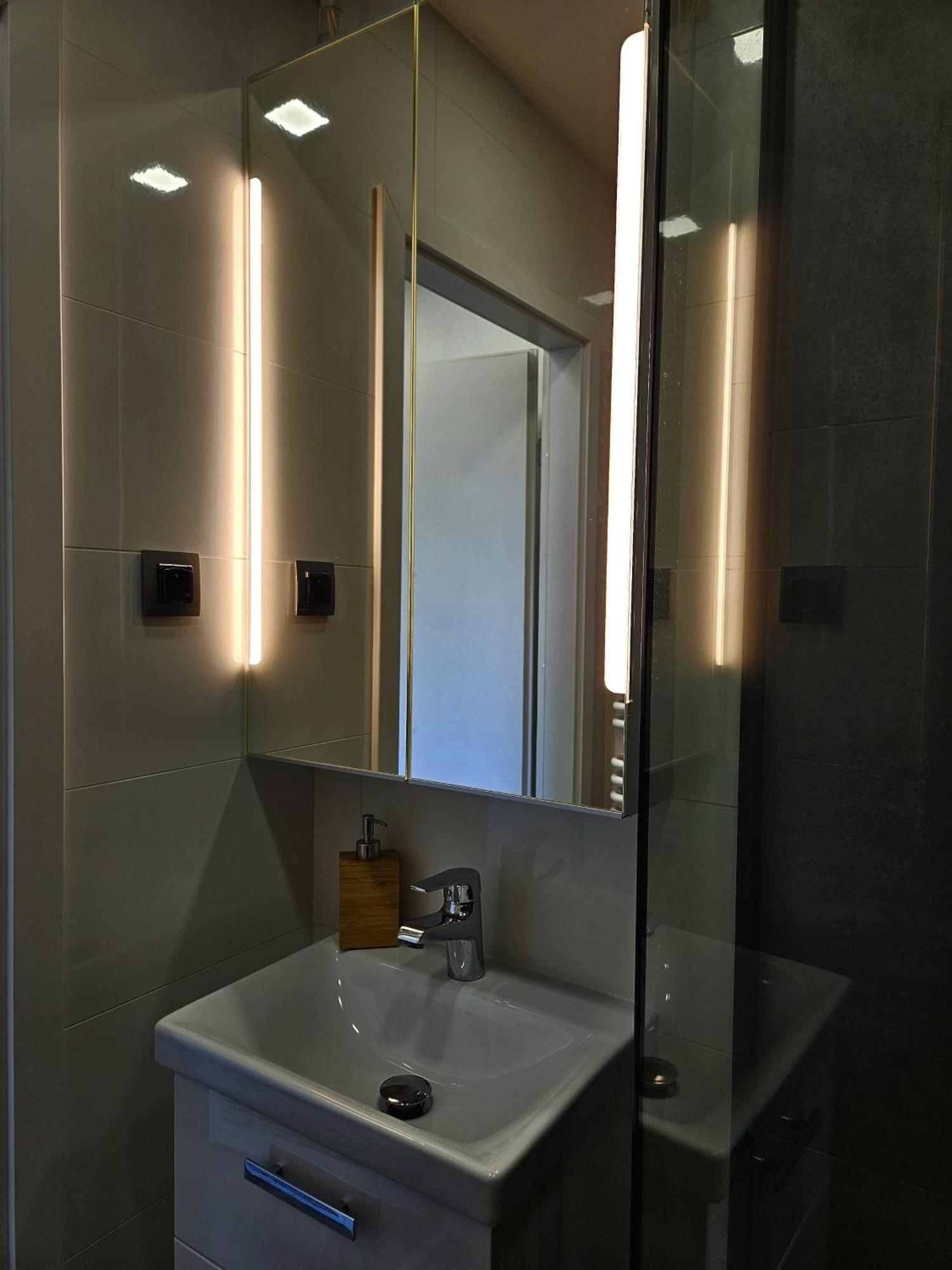Apartament Radiostacja V, Parking Free Gliwice Ngoại thất bức ảnh